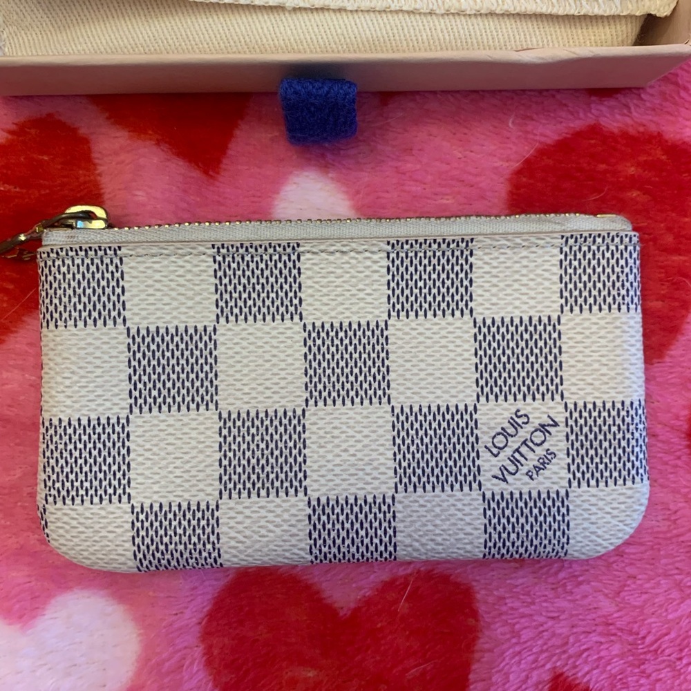 Louis Vuitton Key Pouch - Picture 3 of 14